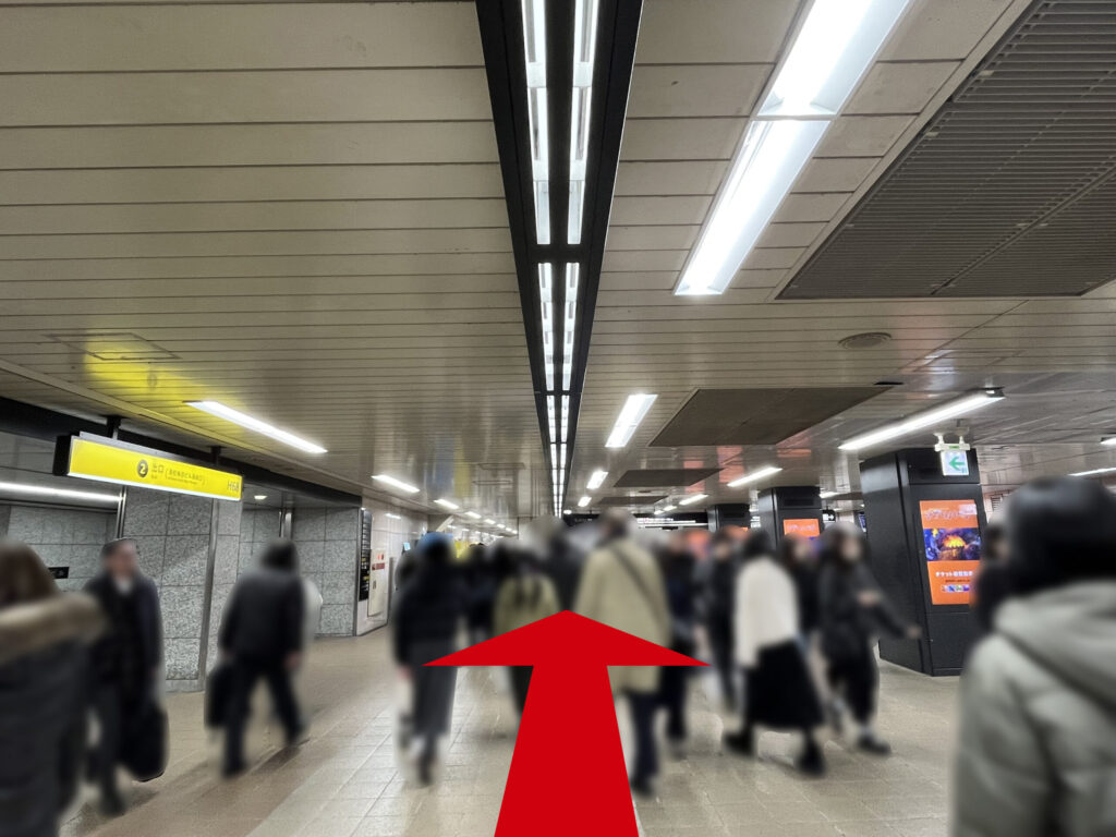 WeWork御堂筋フロンティアへのアクセス:谷町線梅田駅沿いの通路を直進する