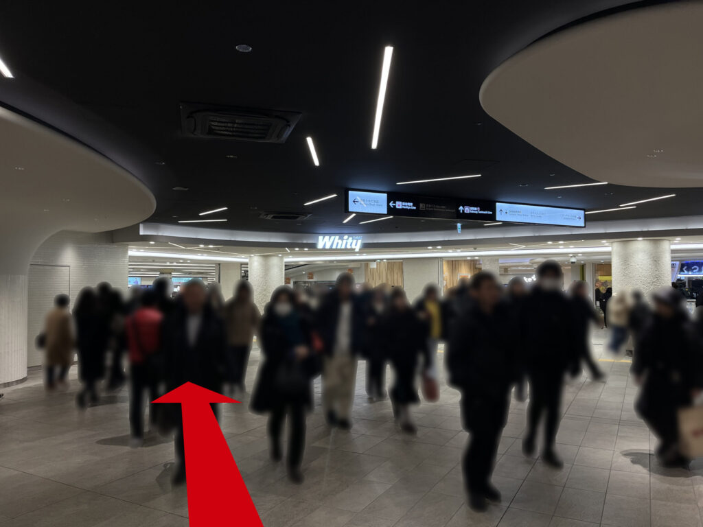 WeWork御堂筋フロンティアへのアクセス:Whity梅田の看板あり