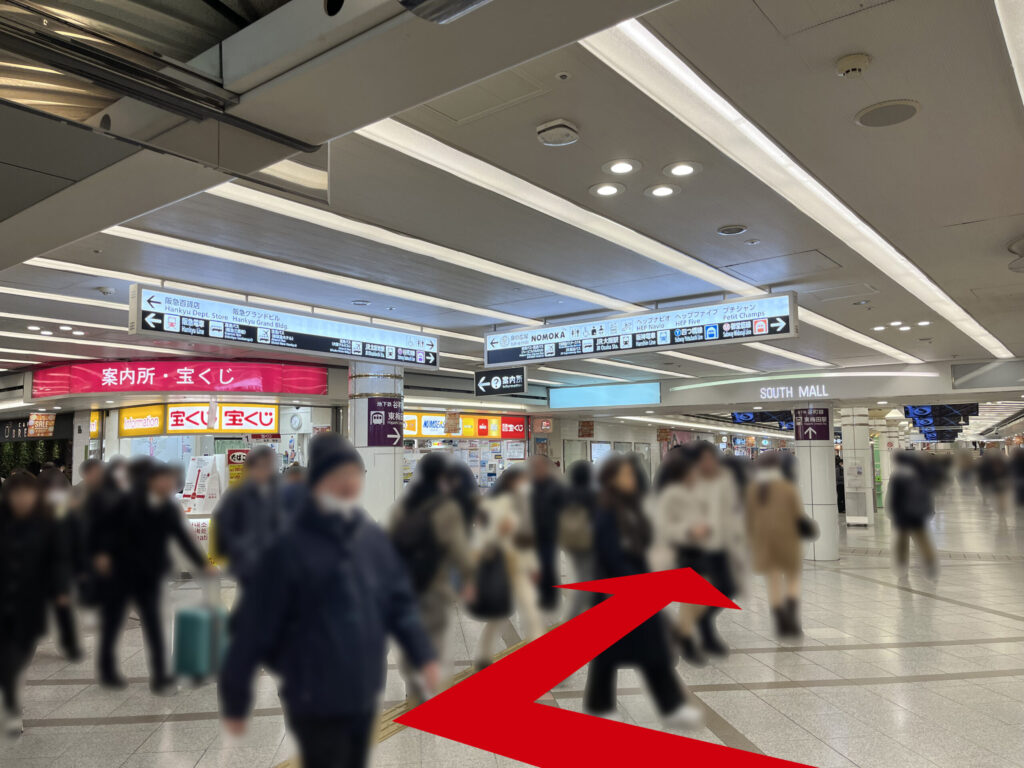 WeWork御堂筋フロンティアへのアクセス:宝くじ売り場の手前、SOUTH MALL(サウスモール)を右手に曲がる