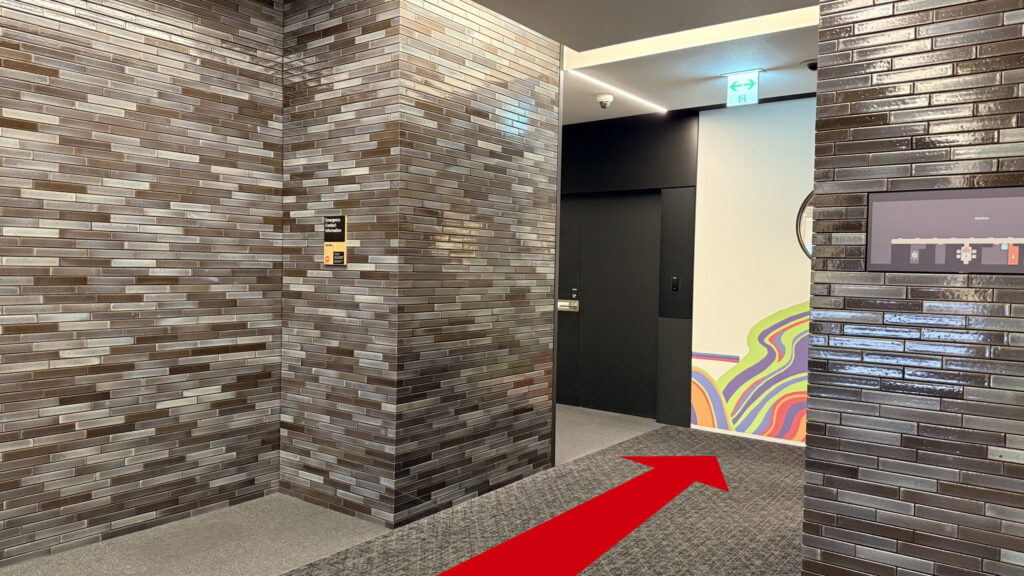 WeWork なんばスカイオへのアクセス：なんばスカイオ27階エレベーターホールの様子