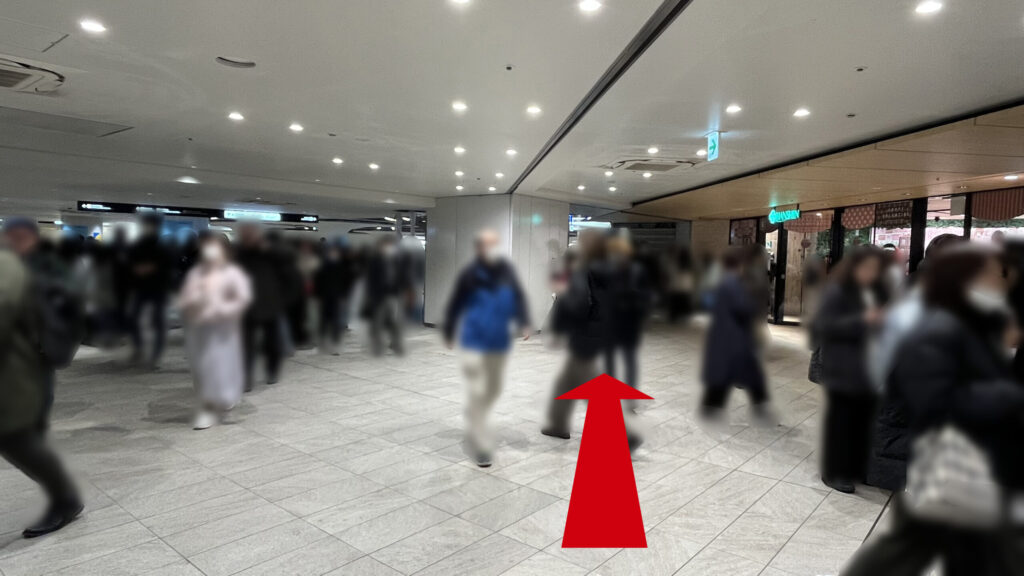 Signature大阪梅田ツインタワーズ・サウスへのアクセス：百貨店の入り口付近