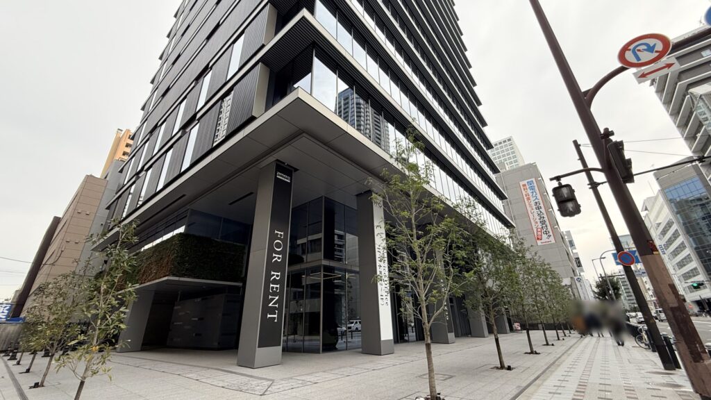 H¹O 本町へのアクセス：H¹O 本町があるビルPMO EX本町の外観